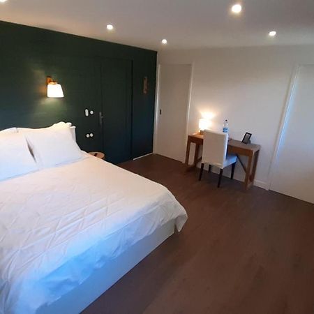 Petit Manoir Proche Dinan - Chambre D'Hotes Lanvallay エクステリア 写真