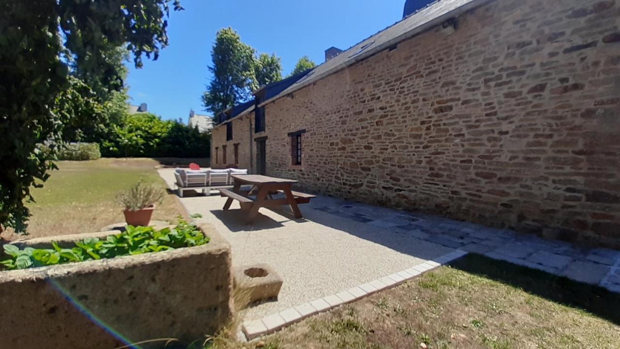 Petit Manoir Proche Dinan - Chambre D'Hotes Lanvallay エクステリア 写真