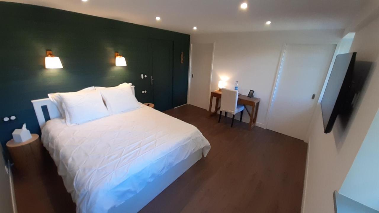 Petit Manoir Proche Dinan - Chambre D'Hotes Lanvallay エクステリア 写真