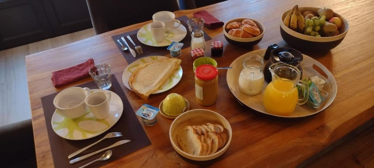 Petit Manoir Proche Dinan - Chambre D'Hotes Lanvallay エクステリア 写真